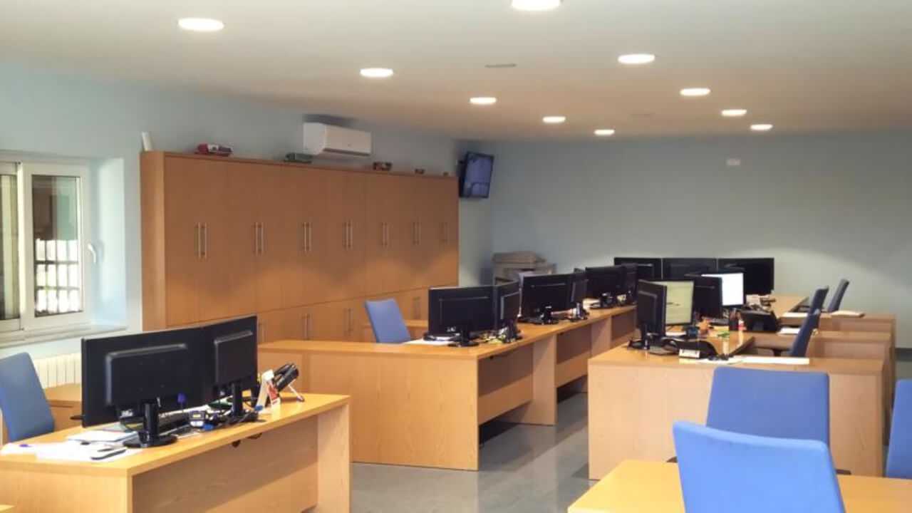 Oficinas centrales y centro de operaciones en Lugo Vázquez Portela