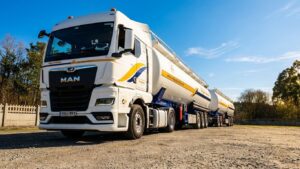 Dúo tráiler, una forma efectiva de reducir la huella de carbon en transporte en cisternas